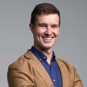 Dr Tom Logan
